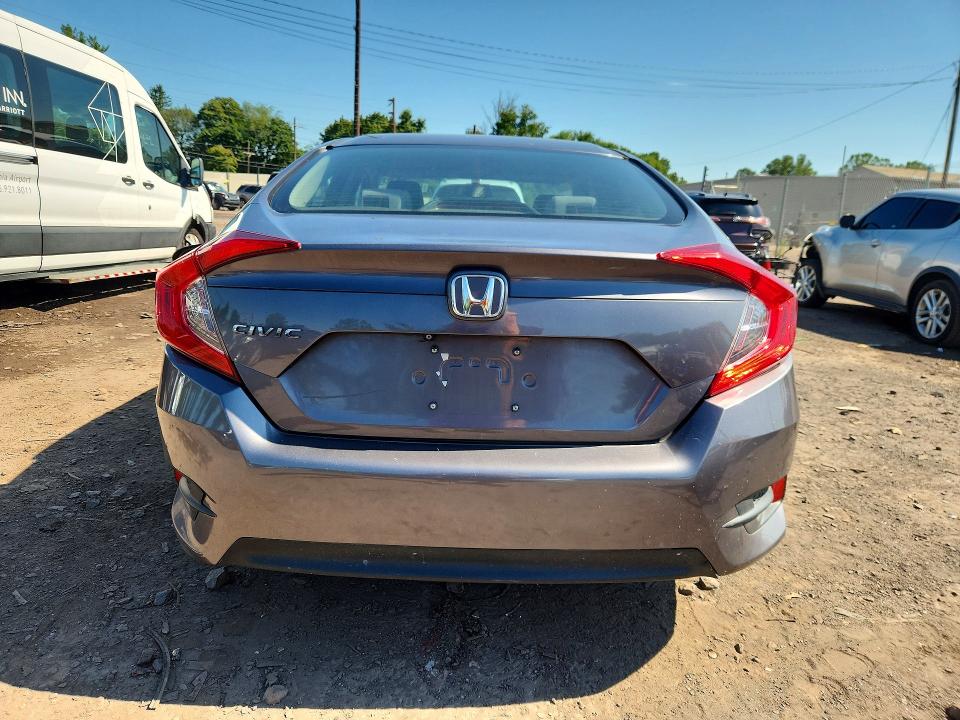 Photo 6 from auction – 2018 HONDA CIVIC with VIN 19XFC2F5XJE011452
