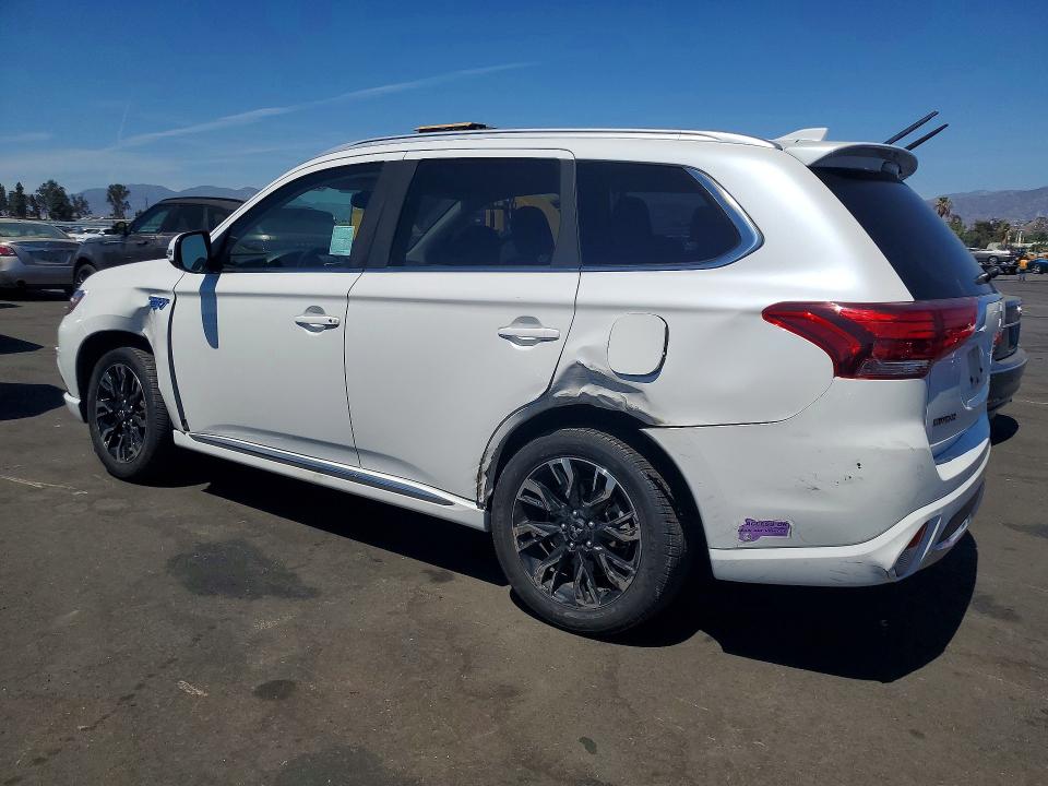 Photo 2 from auction – 2018 MITSUBISHI OUTLANDER with VIN JA4J24A53JZ027992
