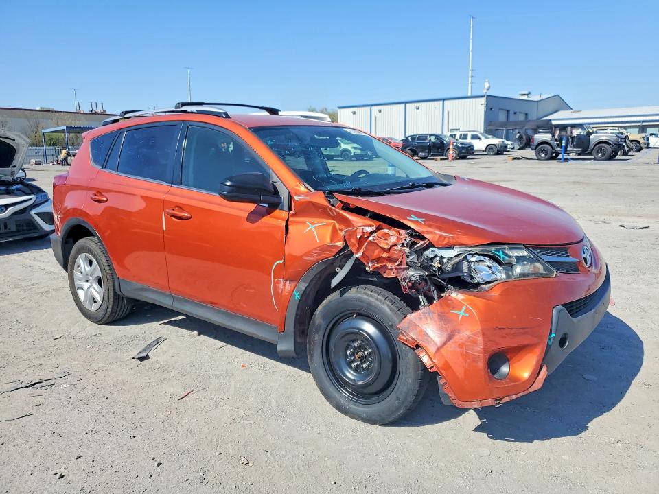 Photo 4 from auction – 2015 TOYOTA RAV4 with VIN JTMZFREV8FD069888