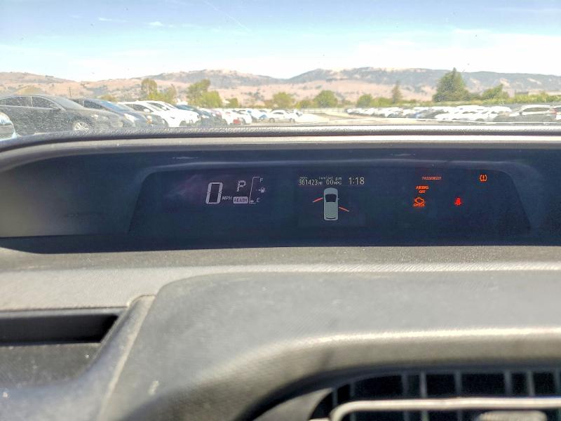 Photo 9 from auction – 2015 TOYOTA PRIUS C with VIN JTDKDTB37F1103327