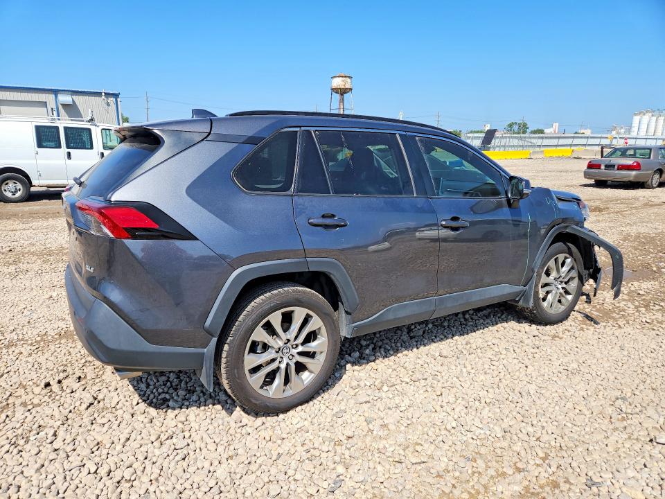 Photo 3 from auction – 2019 TOYOTA RAV4 with VIN 2T3C1RFV8KC011426
