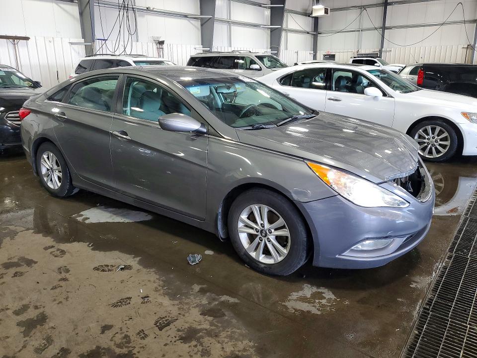 Photo 4 from auction – 2013 HYUNDAI SONATA with VIN 5NPEB4AC2DH513842