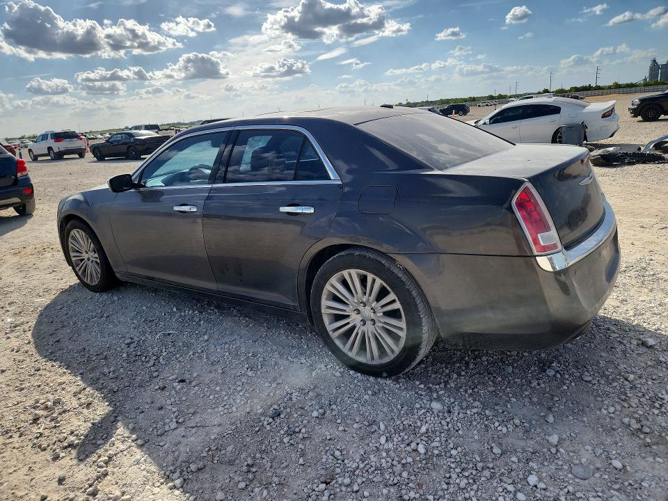 Photo 2 from auction – 2013 CHRYSLER 300C with VIN 2C3CCAEG5DH573255