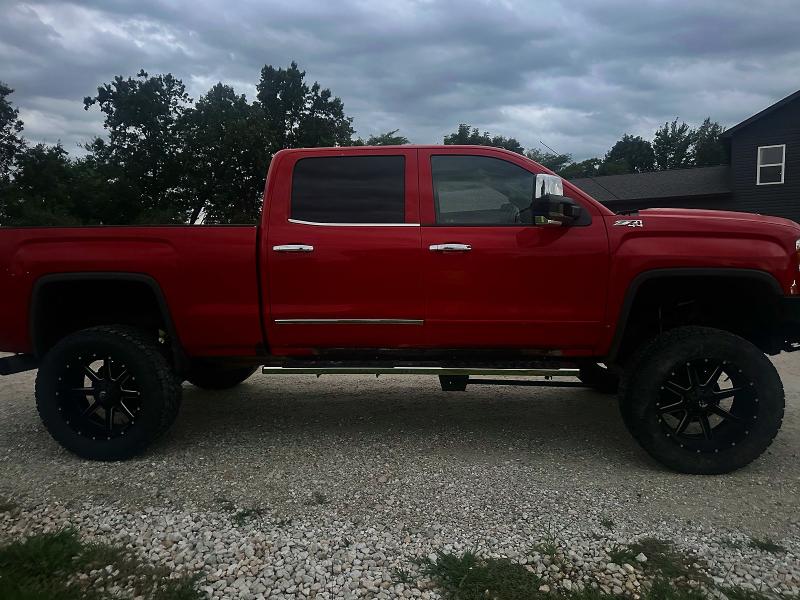 GMC SIERRA 2019 with VIN 1GT12REYXKF236737 - Photo from auction