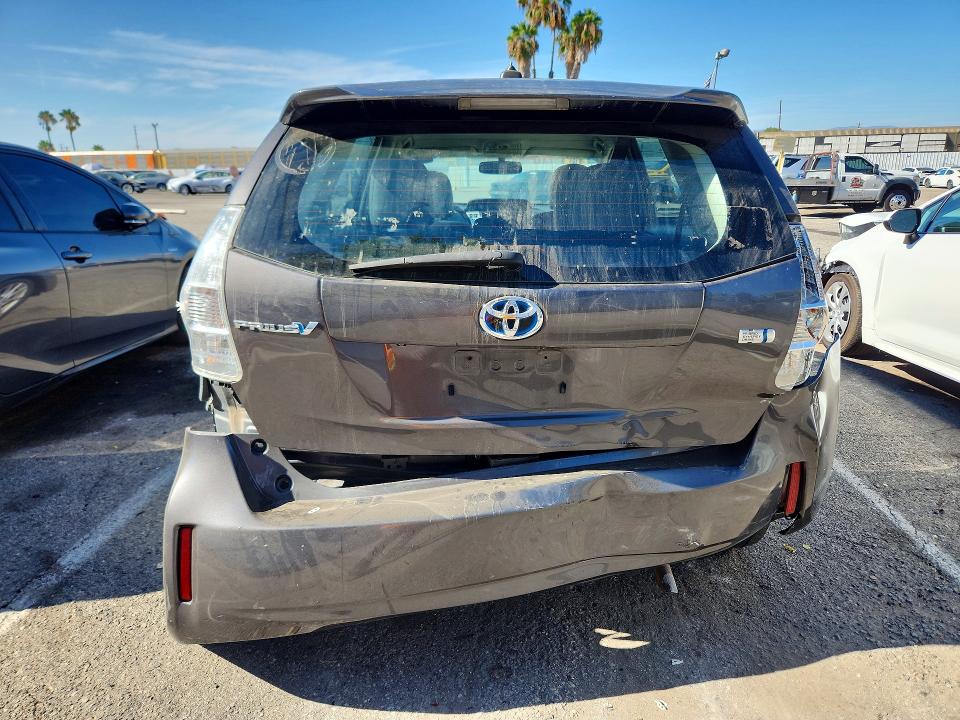 Photo 6 from auction – 2014 TOYOTA PRIUS V with VIN JTDZN3EU2EJ015669