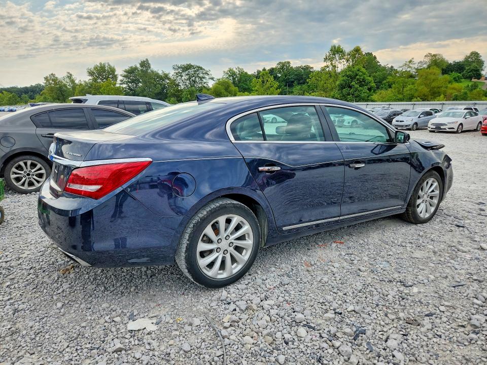 Photo 3 from auction – 2016 BUICK LACROSSE with VIN 1G4GB5G32GF122108