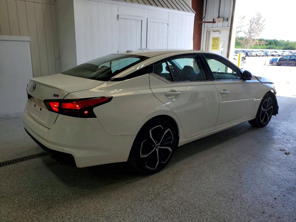 Photo 3 from auction – 2024 NISSAN ALTIMA with VIN 1N4BL4CV5RN382899