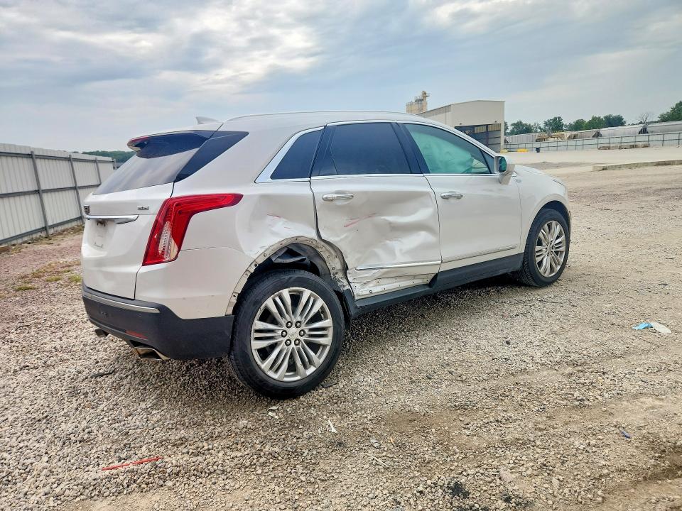 Photo 3 from auction – 2017 CADILLAC XT5 with VIN 1GYKNERS4HZ237233