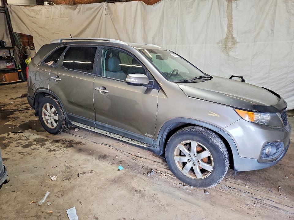 Photo 4 from auction – 2013 KIA SORENTO with VIN 5XYKTCA61DG326264