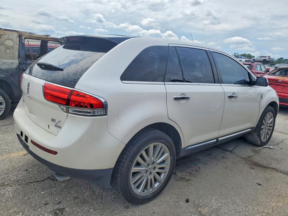 Photo 3 from auction – 2011 LINCOLN MKX with VIN 2LMDJ8JK4BBJ20009