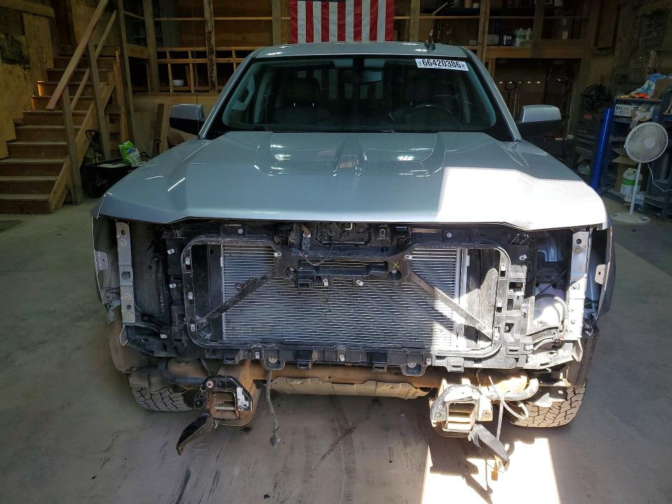 Photo 5 from auction – 2018 CHEVROLET SILVERADO with VIN 3GCUKREC2JG523942