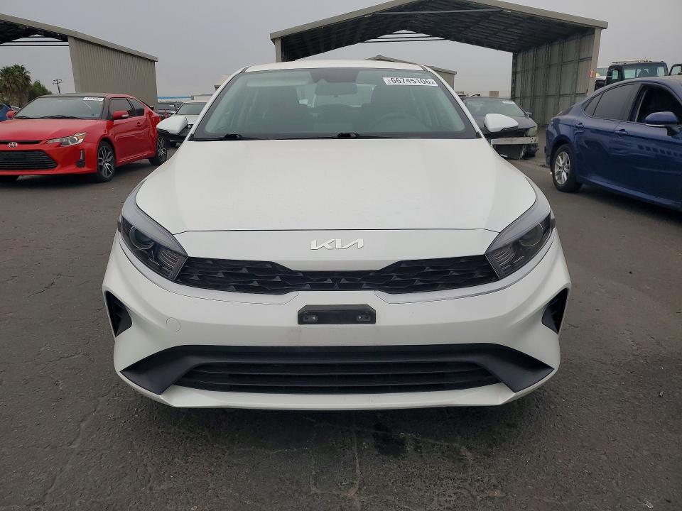 Photo 5 from auction – 2024 KIA FORTE with VIN 3KPF24AD9RE701539