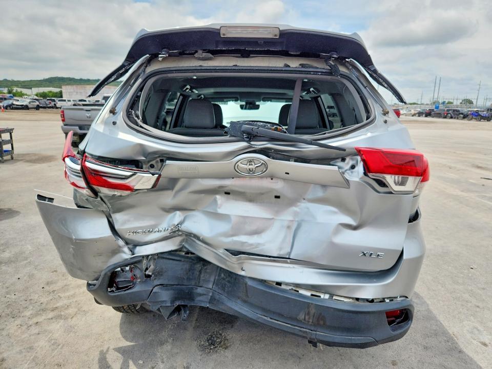 Photo 6 from auction – 2019 TOYOTA HIGHLANDER with VIN 5TDKZRFH2KS565138