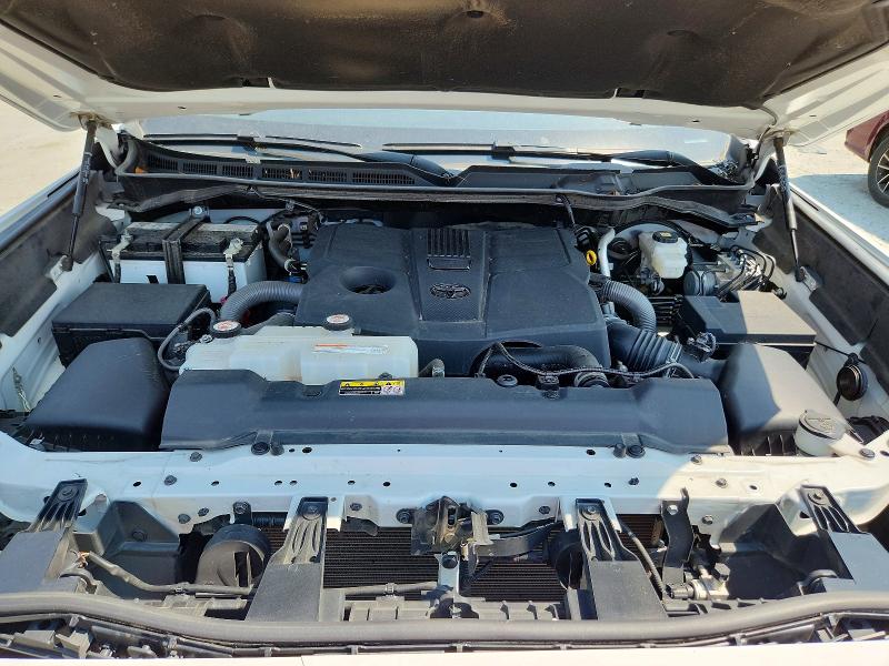 Photo 11 from auction – 2023 TOYOTA TUNDRA with VIN 5TFLA5DB5PX058478