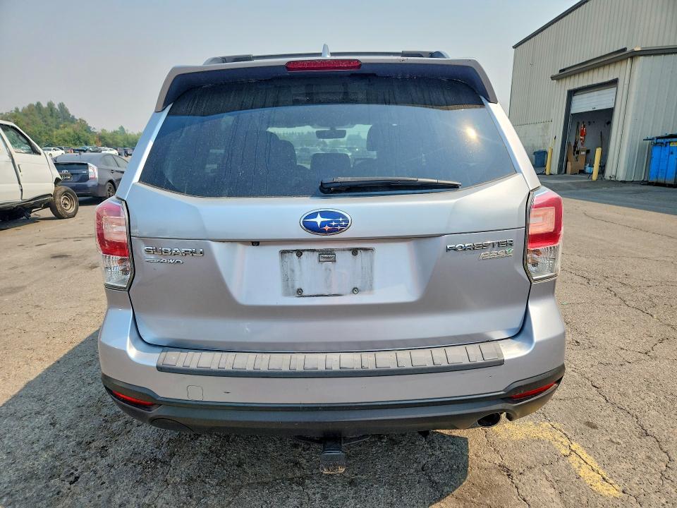Photo 6 from auction – 2017 SUBARU FORESTER with VIN JF2SJAJC2HH416666