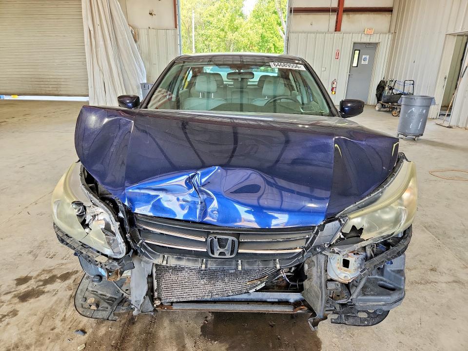 Photo 5 from auction – 2014 HONDA ACCORD with VIN 1HGCR2F34EA202925