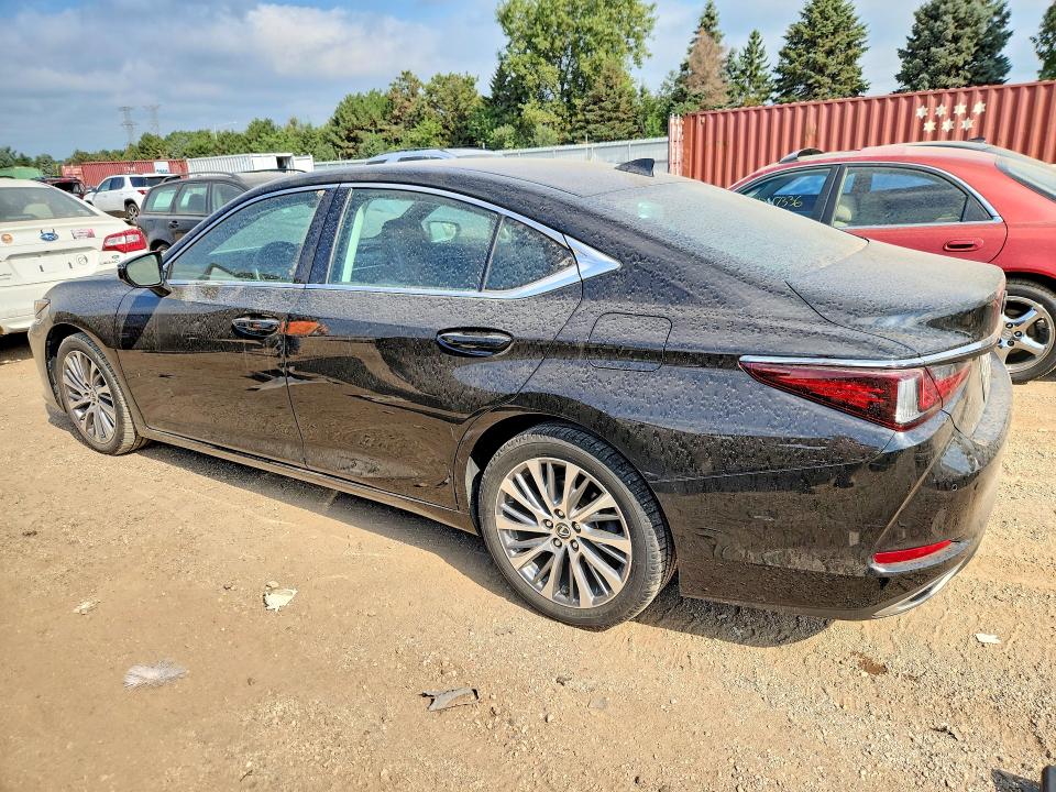 Фото 2 с аукциона – 2019 LEXUS ES с VIN 58ABZ1B13KU012394