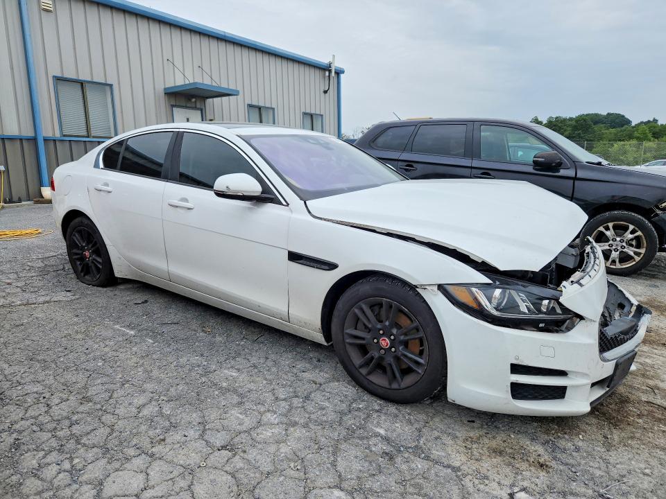 Photo 4 from auction – 2018 JAGUAR XE with VIN SAJAJ4FN4JCP28370