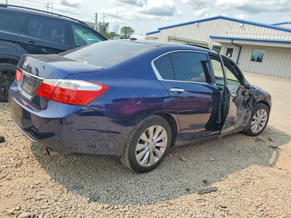 Photo 3 from auction – 2015 HONDA ACCORD with VIN 1HGCR2F89FA050542