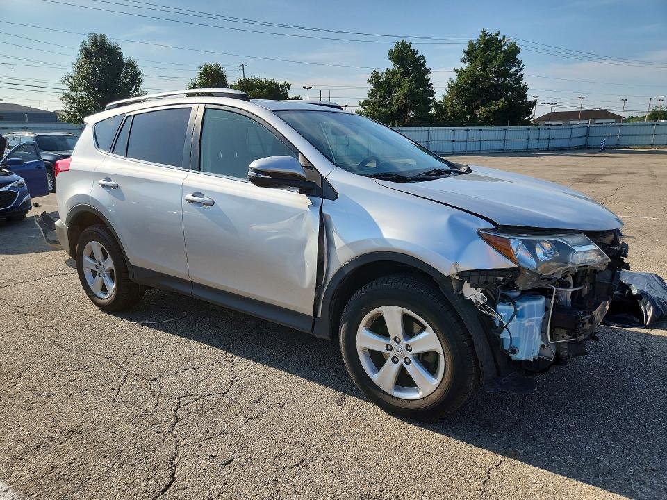 Снимка 4 от търг – 2013 TOYOTA RAV4 с VIN JTMRFREV0DD025137