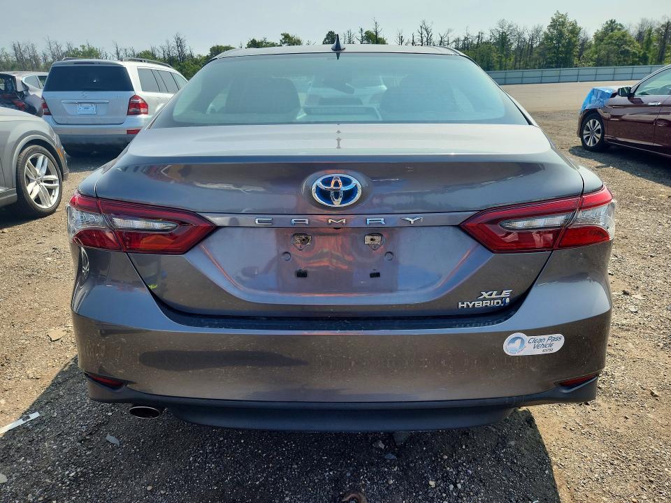 Photo 6 from auction – 2021 TOYOTA CAMRY with VIN 4T1F31AK5MU557391