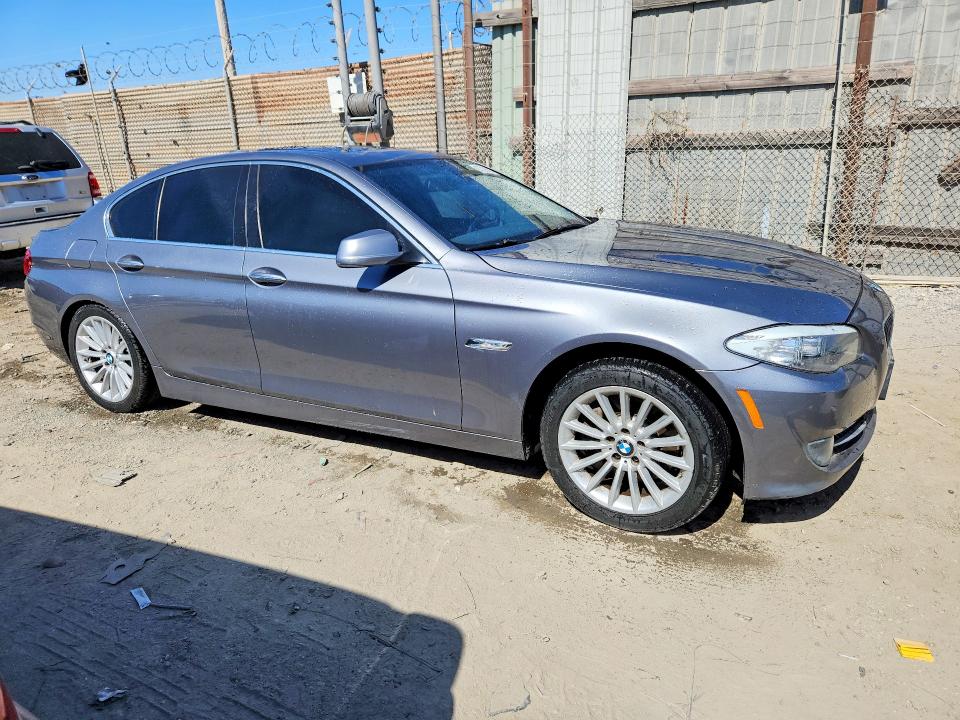 صورة رقم 4 من المزاد - 2011 BMW 535 مع VIN WBAFR7C5XBC801436