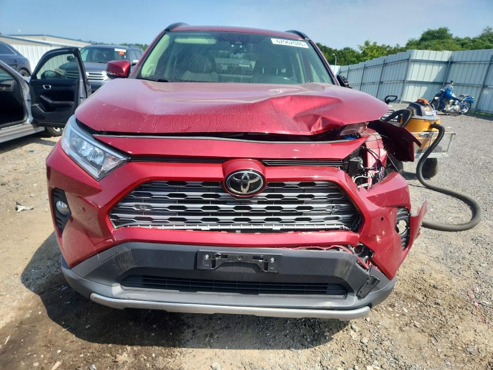 Photo 5 from auction – 2019 TOYOTA RAV4 with VIN JTMN1RFV1KD025978