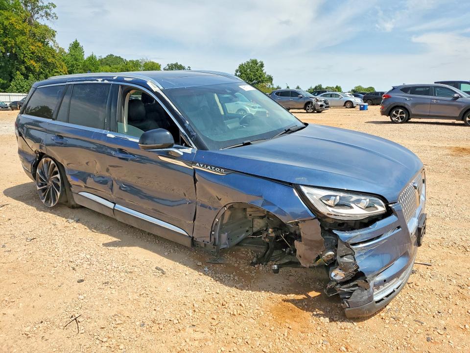 Foto 4 de la subasta – 2020 LINCOLN AVIATOR con VIN 5LM5J7XC6LGL06071