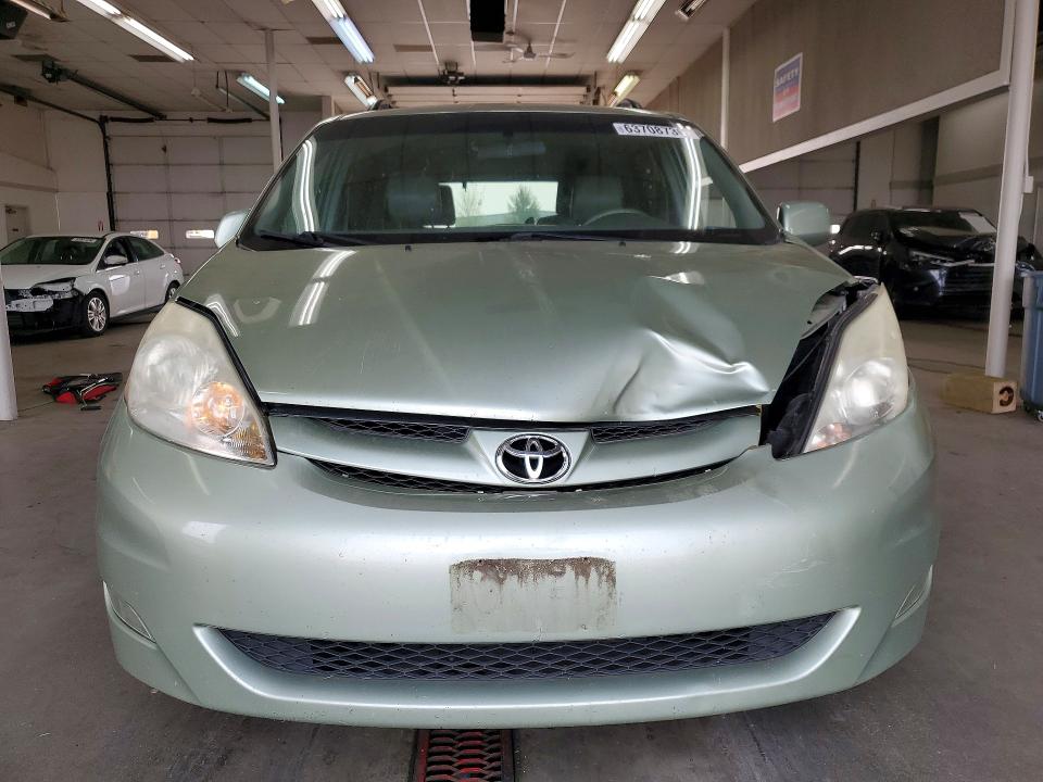 Photo 5 from auction – 2010 TOYOTA SIENNA with VIN 5TDYK4CCXAS313212