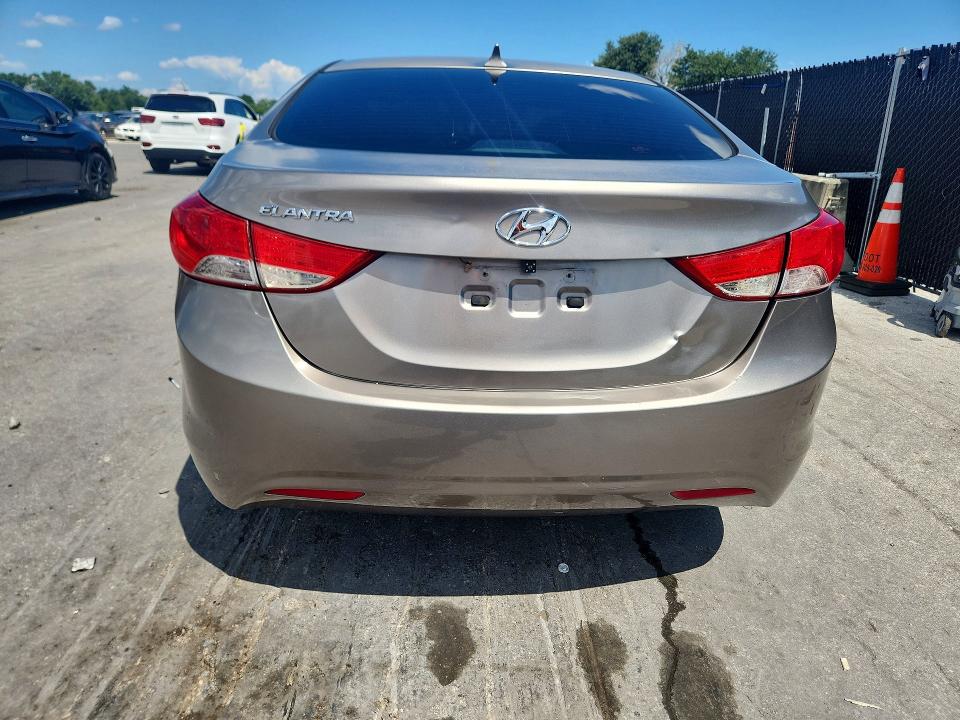 Photo 6 from auction – 2011 HYUNDAI ELANTRA with VIN 5NPDH4AE1BH005533