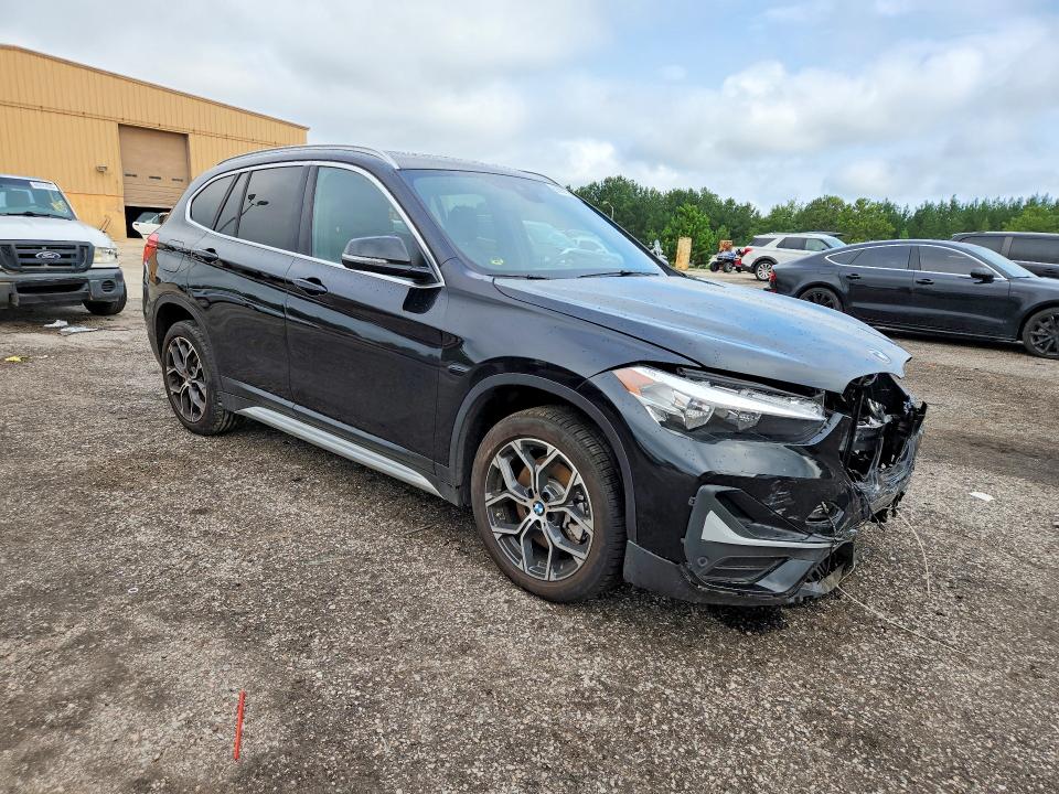 Photo 4 from auction – 2022 BMW X1 with VIN WBXJG9C00N5U63740