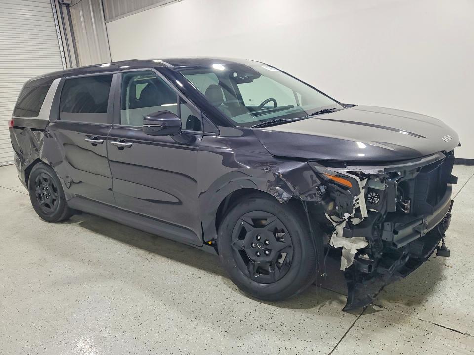 Photo 4 from auction – 2026 KIA CARNIVAL with VIN KNDNB5K30T6592375