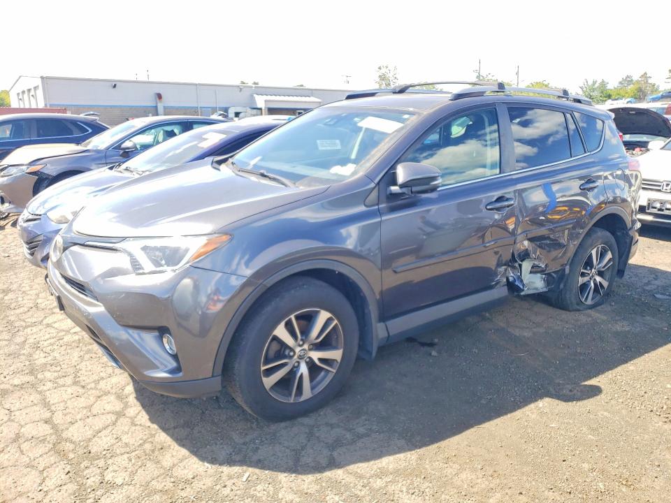 TOYOTA RAV4 2017 with VIN JTMRFREV0HJ138531 - Photo from auction