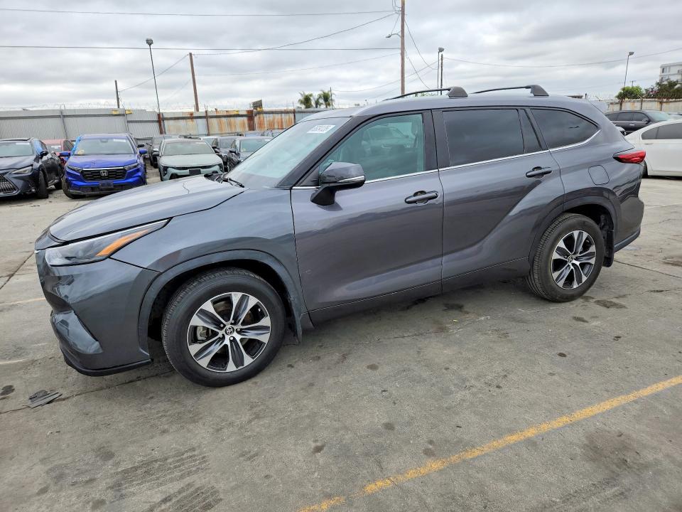 TOYOTA HIGHLANDER 2023 с VIN 5TDKDRAH4PS526807 - Фото с аукциона