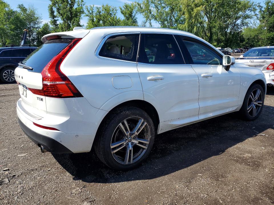 Photo 3 from auction – 2018 VOLVO XC60 with VIN YV4102RK2J1019565