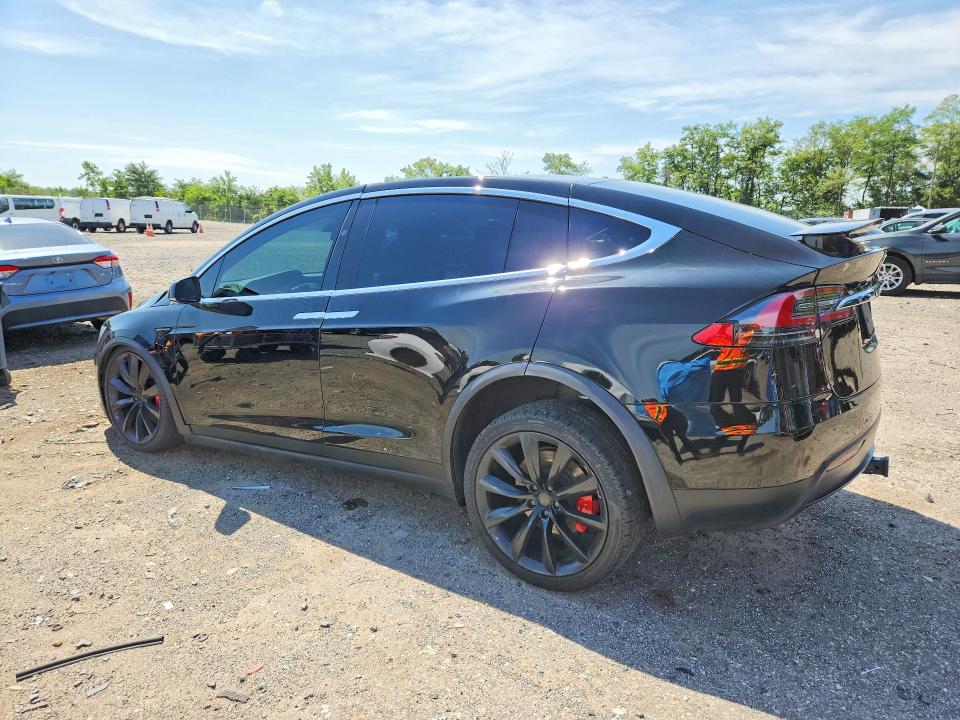 Фото 2 с аукциона – 2020 TESLA MODEL X с VIN 5YJXCDE49LF262520