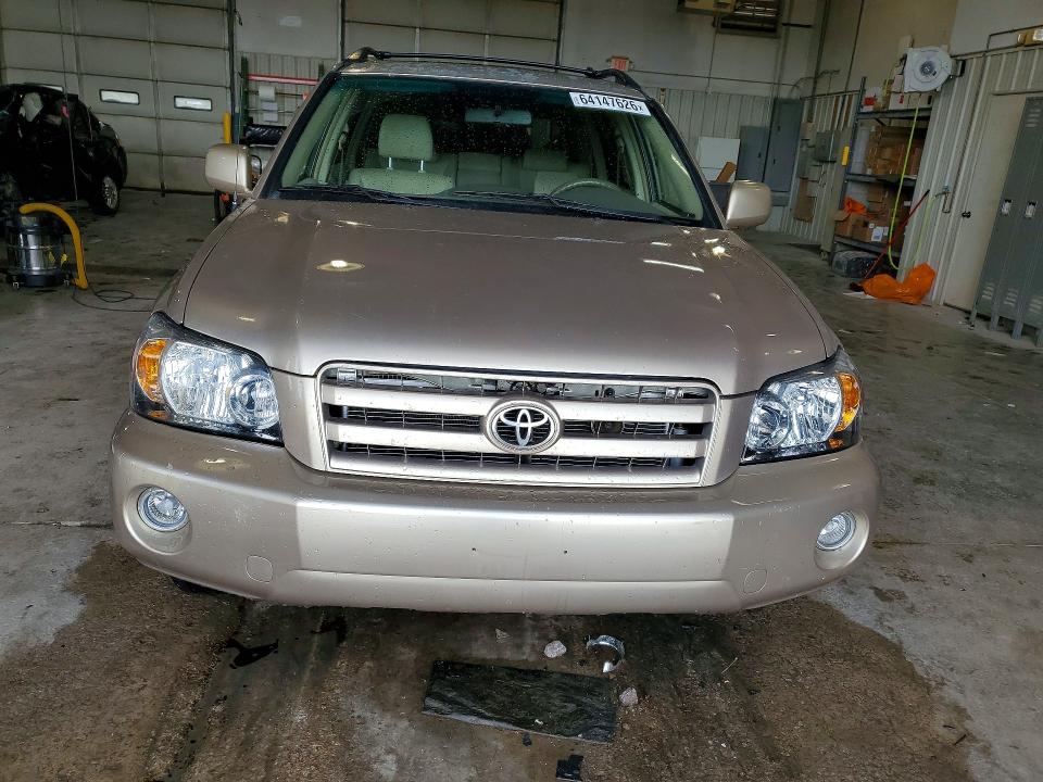 Photo 5 from auction – 2005 TOYOTA HIGHLANDER with VIN JTEEP21A650089855