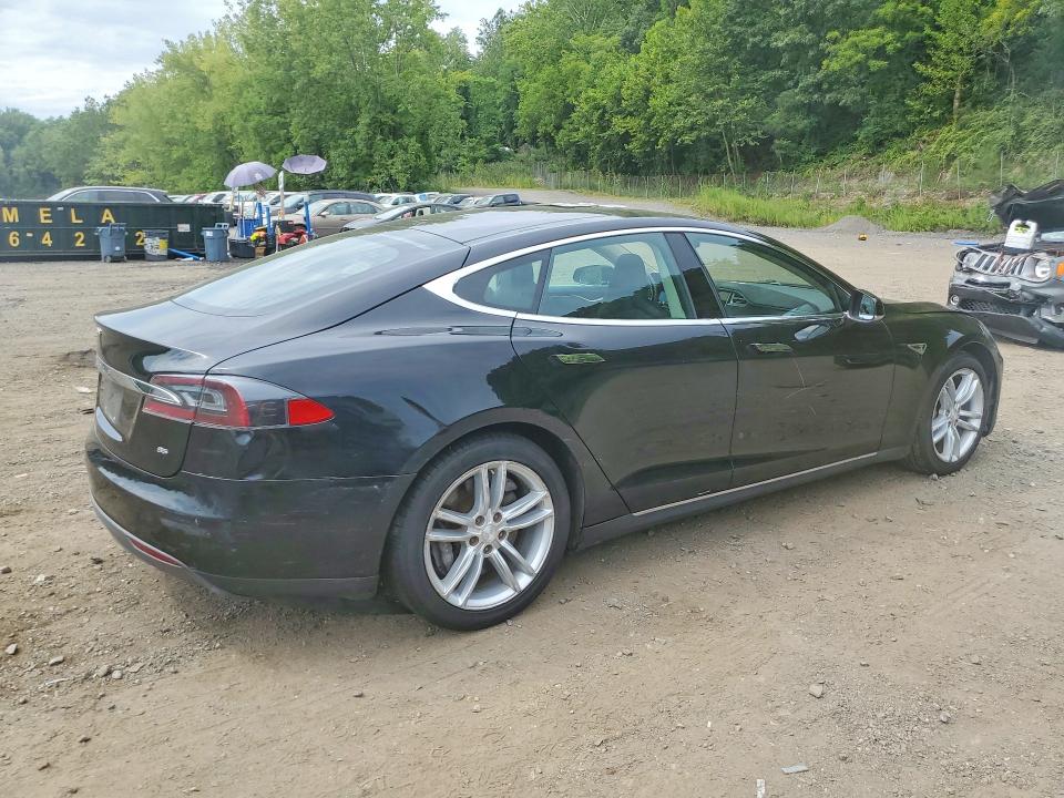 Фото 3 с аукциона – 2014 TESLA MODEL S с VIN 5YJSA1H11EFP50962