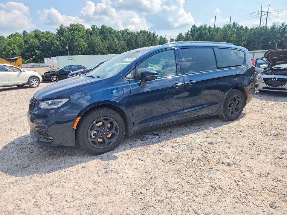 CHRYSLER PACIFICA 2021 with VIN 2C4RC1L7XMR586909 - Photo from auction