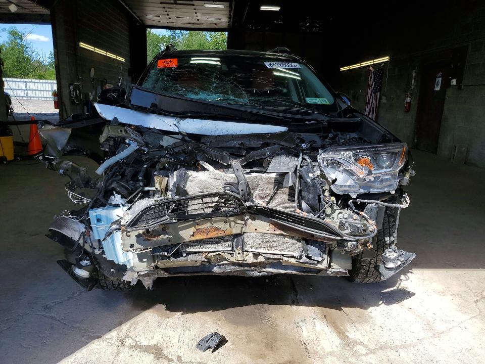 Photo 5 from auction – 2018 TOYOTA RAV4 with VIN 2T3RFREV9JW720750
