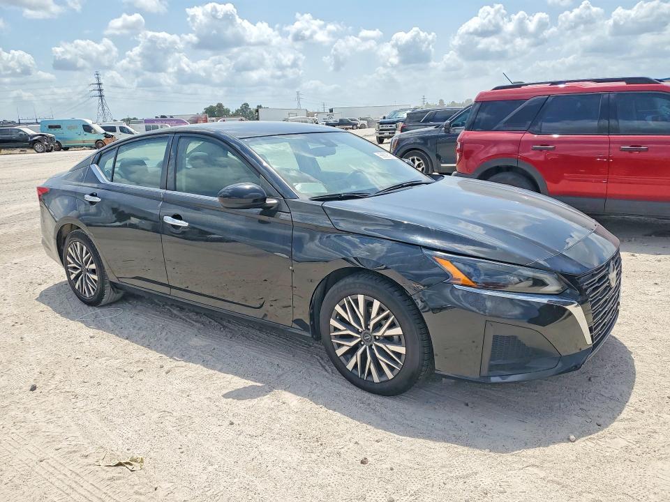 Photo 4 from auction – 2023 NISSAN ALTIMA with VIN 1N4BL4DV4PN340123
