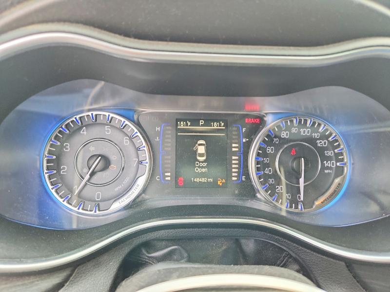 Photo 9 from auction – 2015 CHRYSLER 200 with VIN 1C3CCCAB8FN637692