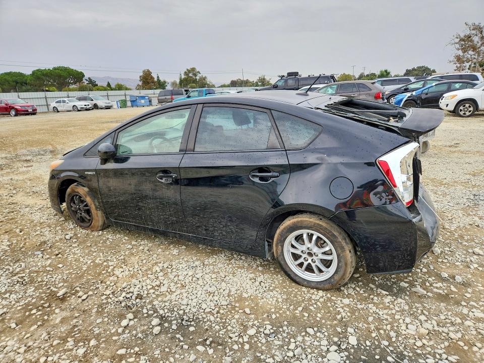 Снимка 2 от търг – 2011 TOYOTA PRIUS с VIN JTDKN3DU1B5315226