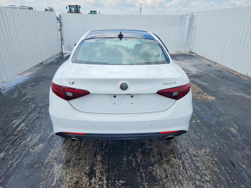 Photo 6 from auction – 2020 ALFA ROMEO GIULIA with VIN ZARFANBN8L7629553