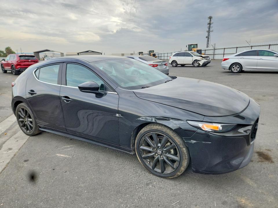 Foto 4 de la subasta – 2024 MAZDA 3 con VIN JM1BPAKM9R1700049