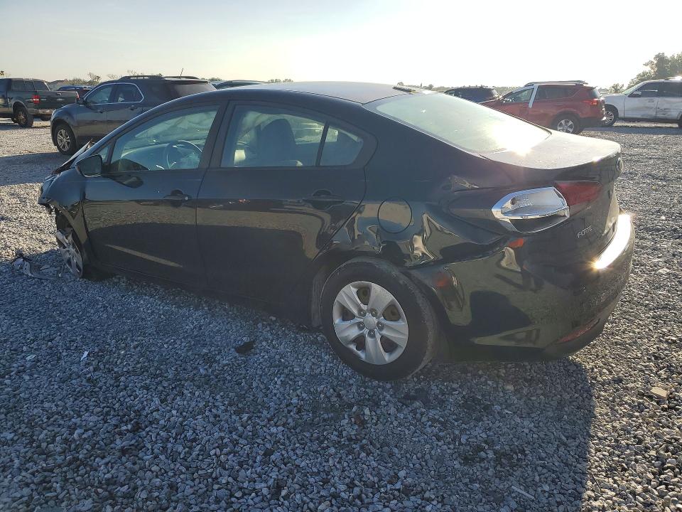 Photo 2 from auction – 2017 KIA FORTE with VIN 3KPFK4A7XHE013722
