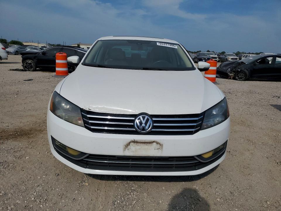 Photo 5 from auction – 2015 VOLKSWAGEN PASSAT with VIN 1VWBS7A36FC004711