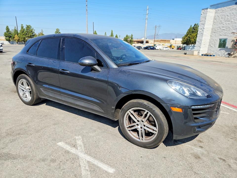 Photo 4 from auction – 2017 PORSCHE MACAN with VIN WP1AA2A56HLB80763
