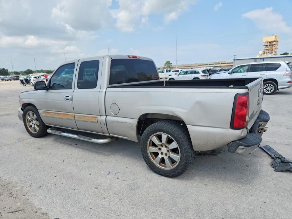 Photo 2 from auction – 2004 CHEVROLET SILVERADO with VIN 2GCEC19T841184839