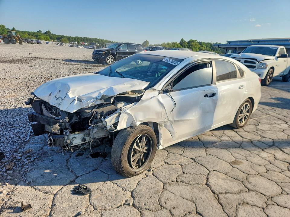 KIA FORTE 2023 z numerem VIN 3KPF24AD1PE590000 - Zdjęcie z aukcji